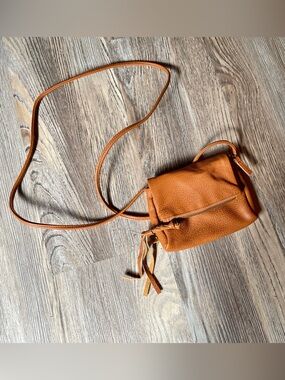 Mossimo Brand Y2K Womens Tan Crossbody Leather Shoulder Bag